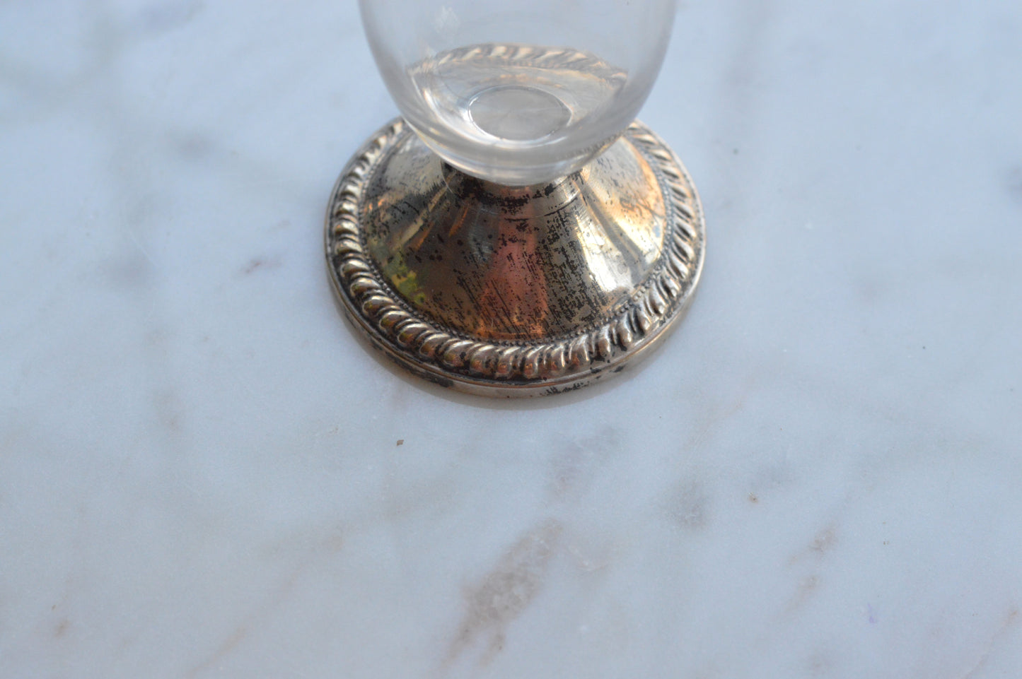 Vintage Anchor Hocking Glass Vase with Roymond Sterling Silver Base – Clear Pressed Glass Pedestal Vase – Mid‑Century Modern – USA