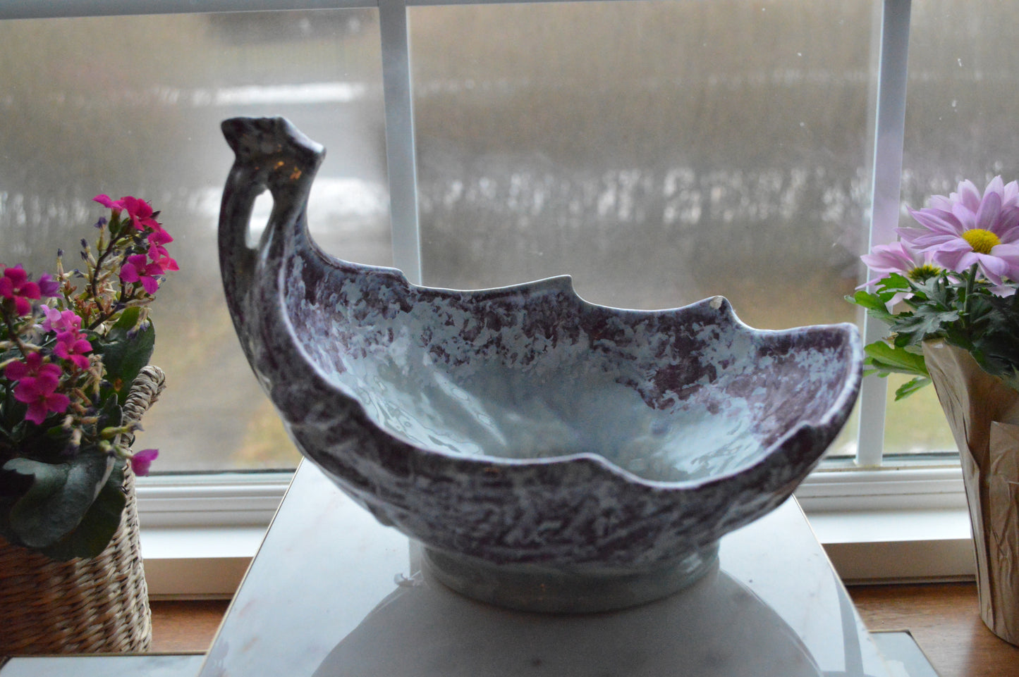 Vintage McCoy USA Centerpiece Cabbage Leaf Pottery Bowl with Stem Shape Handle