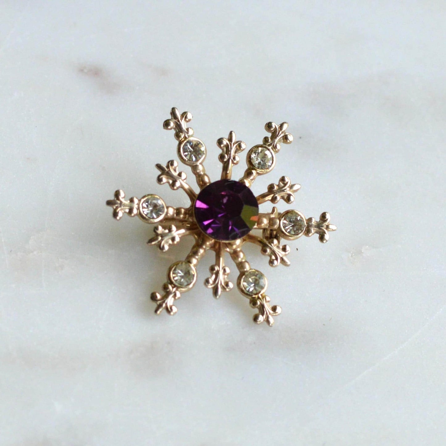 Vintage 1950s Atomic Star Snowflake Brooch, Amethyst Purple Rhinestone Pin 1.15"