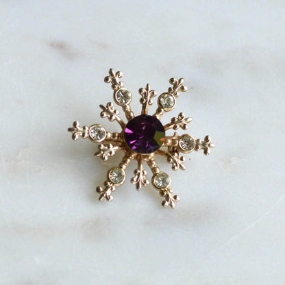 Vintage 1950s Atomic Star Snowflake Brooch, Amethyst Purple Rhinestone Pin 1.15"
