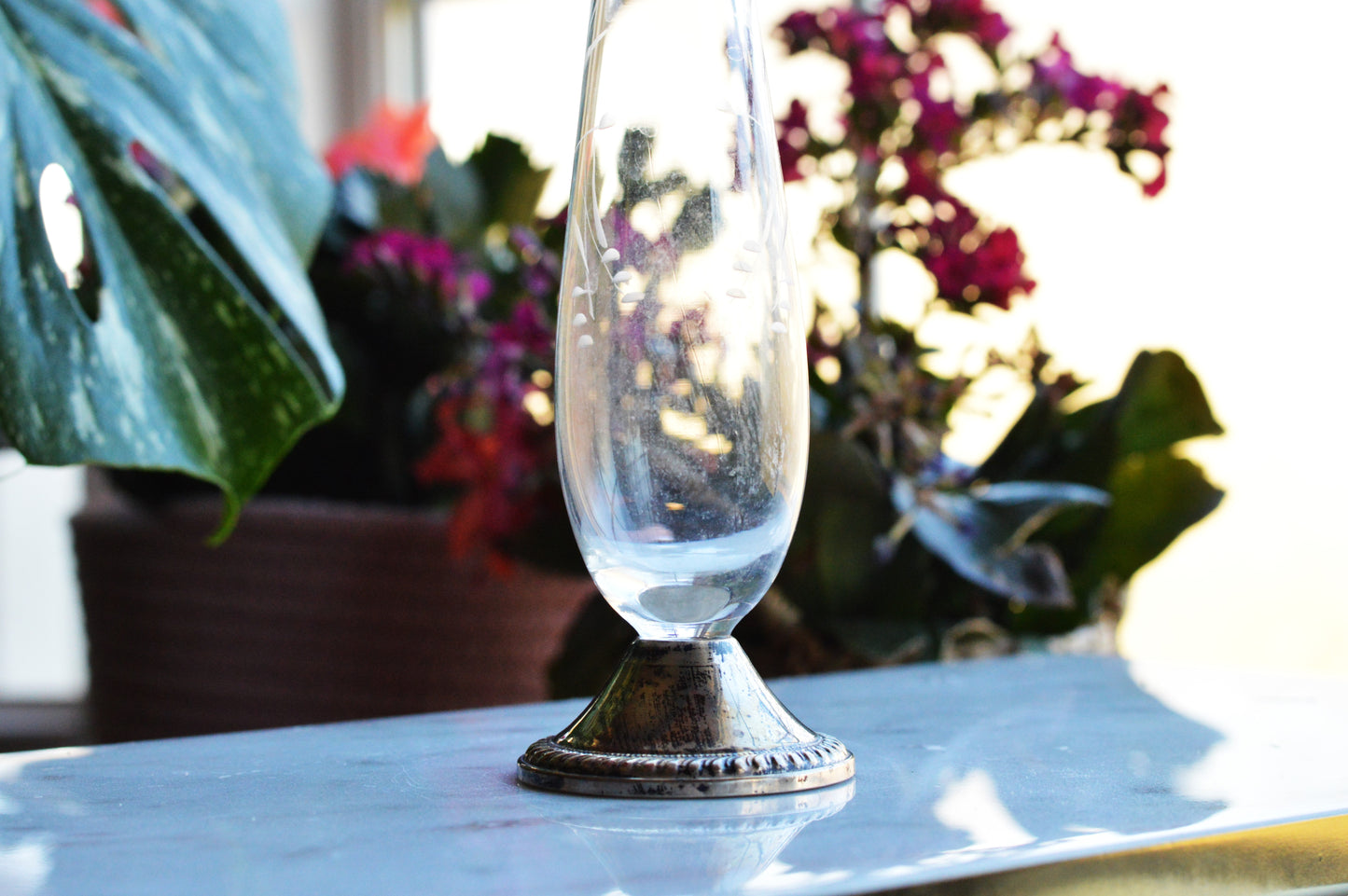 Vintage Anchor Hocking Glass Vase with Roymond Sterling Silver Base – Clear Pressed Glass Pedestal Vase – Mid‑Century Modern – USA