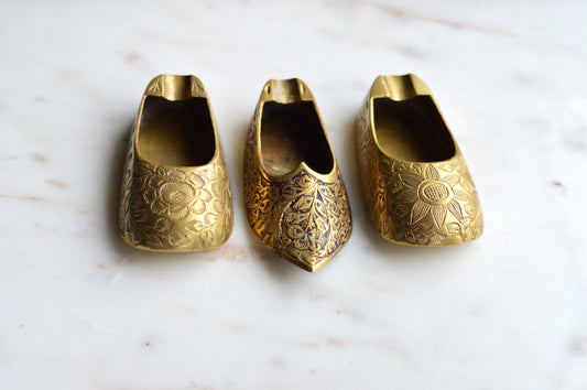 Vintage Hand-Etched Brass Shoe Ashtray Set, Ornate Indian Slipper Incense Burners, Boho Decor Slipper Figurines, Set of 3