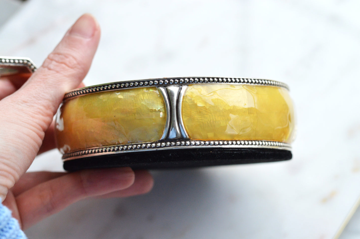 Vintage Mid-Century Lunt Yellow Marbleized Resin Heavy Coin Tray with Silver Handle, Retro Beaded Rim Trinket Dish, 1970s Entryway Catchall