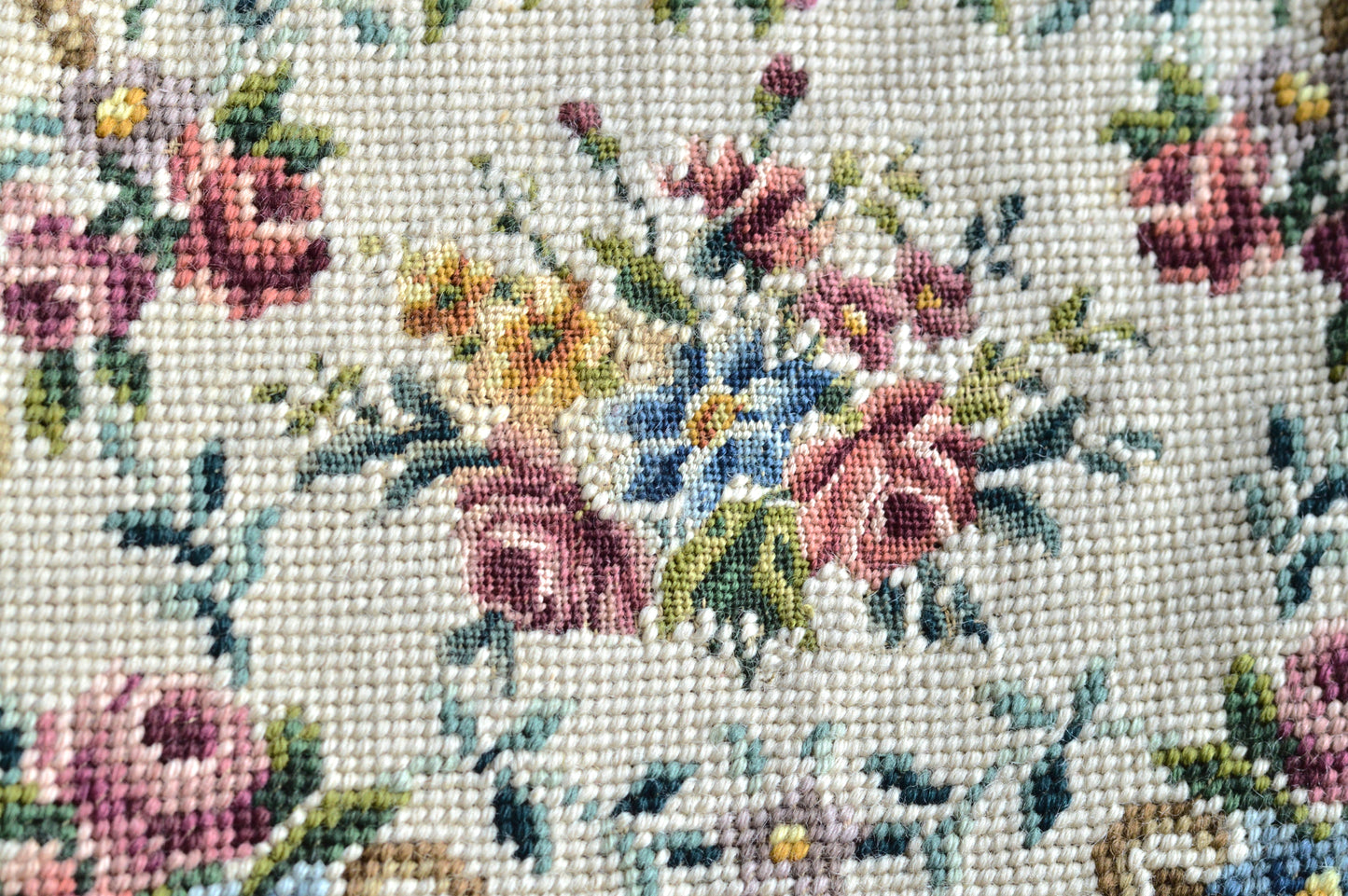 Vintage Petit Point Needlepoint Handbag - Floral Bouquet Embroidery - Ornate Gold Tone Kiss Lock Frame - Romantic Regency Style Purse