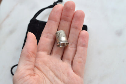 Antique Simons Brothers Sterling Silver Thimble - Shield Hallmark - Size 9