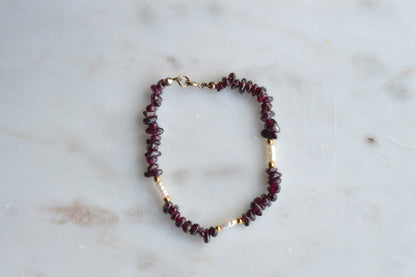 Vintage Garnet Chip & Freshwater Pearl Bracelet with Gold Tone Accents