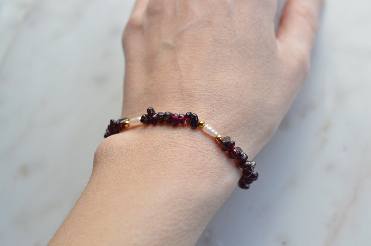 Vintage Garnet Chip & Freshwater Pearl Bracelet with Gold Tone Accents
