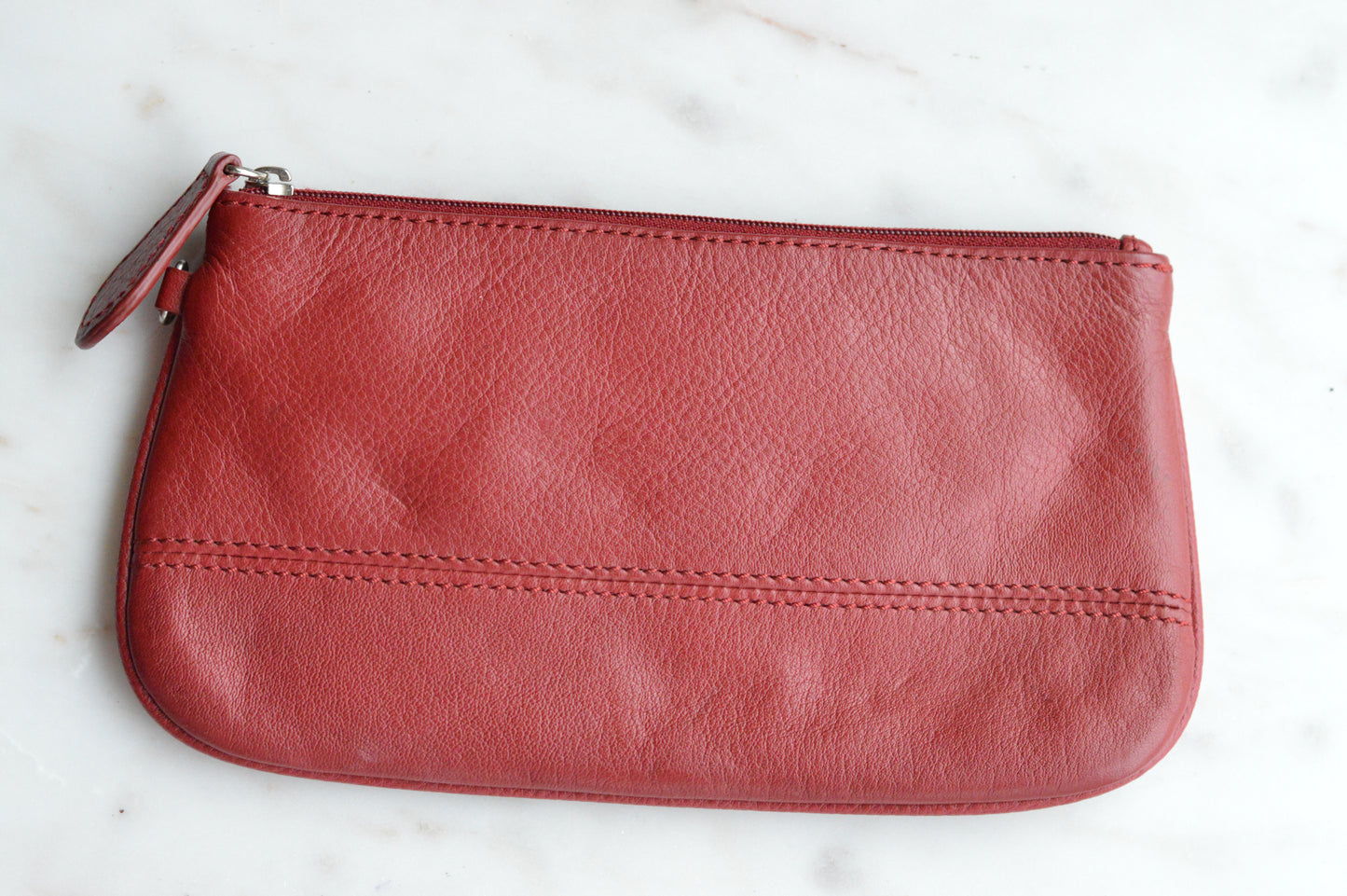 Vintage 90s Wilsons Leather Red Pebbled Pouch Small Burgundy Leather Minimalist Y2K Travel Bag with Zip Pocket
