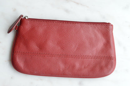Vintage 90s Wilsons Leather Red Pebbled Pouch Small Burgundy Leather Minimalist Y2K Travel Bag with Zip Pocket