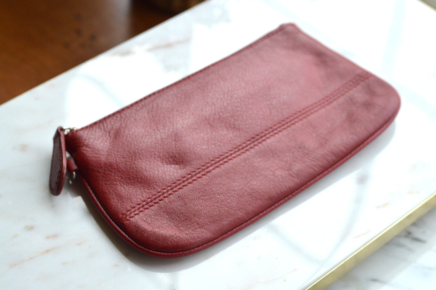 Vintage 90s Wilsons Leather Red Pebbled Pouch Small Burgundy Leather Minimalist Y2K Travel Bag with Zip Pocket