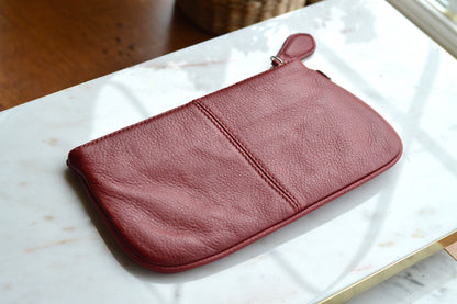 Vintage 90s Wilsons Leather Red Pebbled Pouch Small Burgundy Leather Minimalist Y2K Travel Bag with Zip Pocket