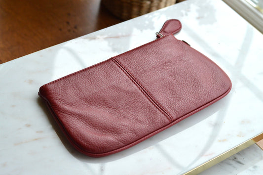 Vintage 90s Wilsons Leather Red Pebbled Pouch Small Burgundy Leather Minimalist Y2K Travel Bag with Zip Pocket