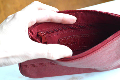 Vintage 90s Wilsons Leather Red Pebbled Pouch Small Burgundy Leather Minimalist Y2K Travel Bag with Zip Pocket
