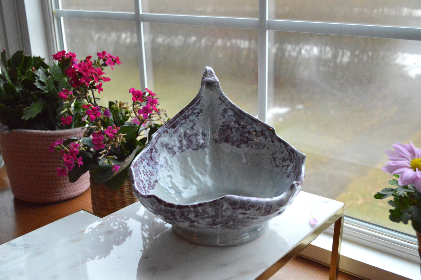 Vintage McCoy USA Centerpiece Cabbage Leaf Pottery Bowl with Stem Shape Handle