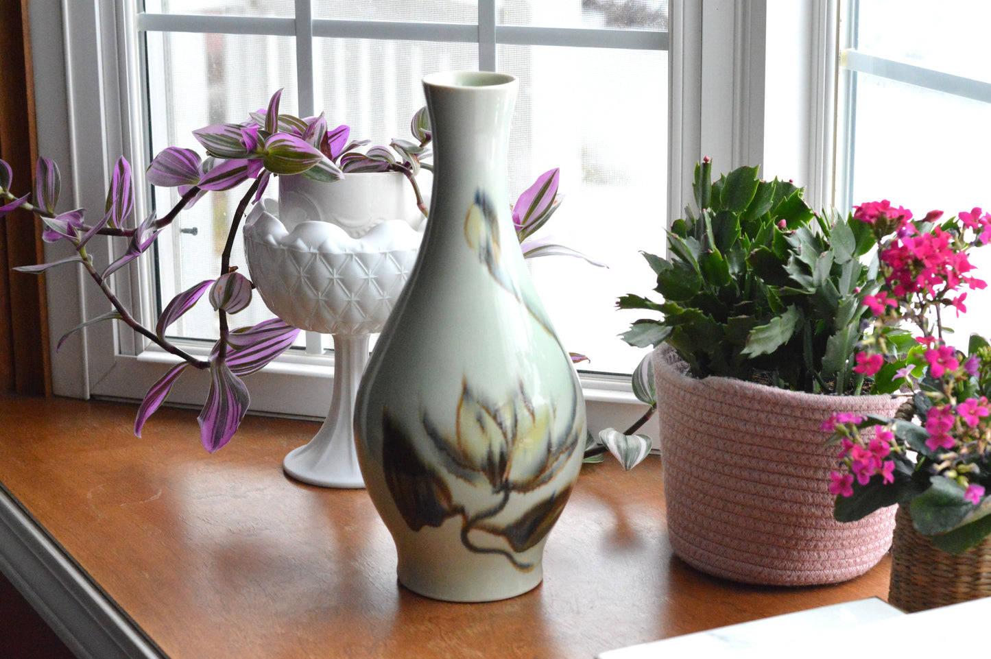 Vintage Mid-Century Modern Vontury Studio Pottery "Bulb" Vase - Hand-Signed Porcelain