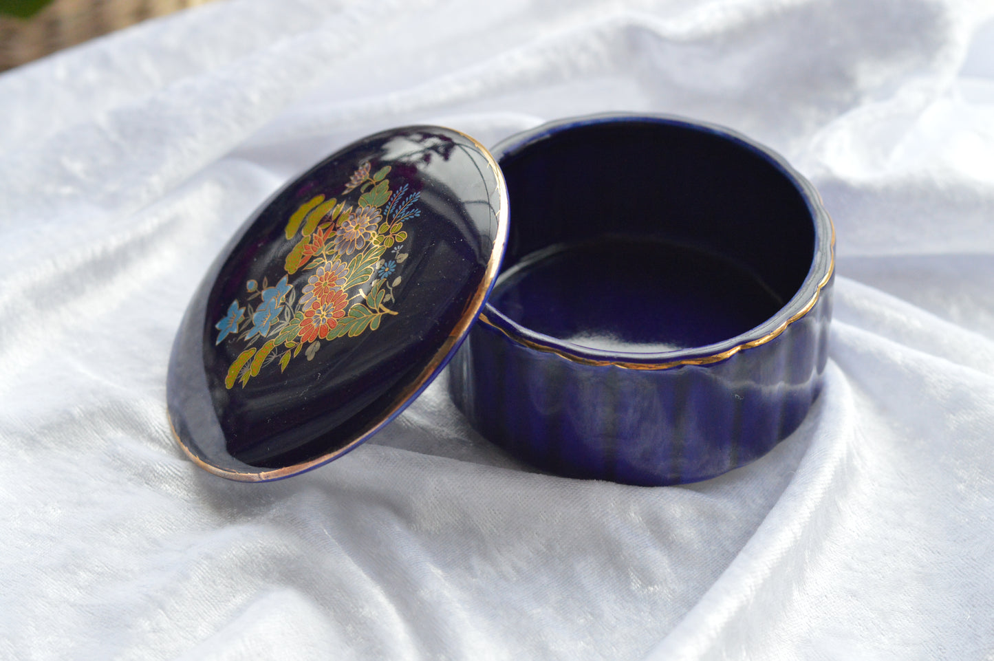 Vintage Japanese Imperial Kutani-Style Porcelain Cobalt Blue Trinket Box