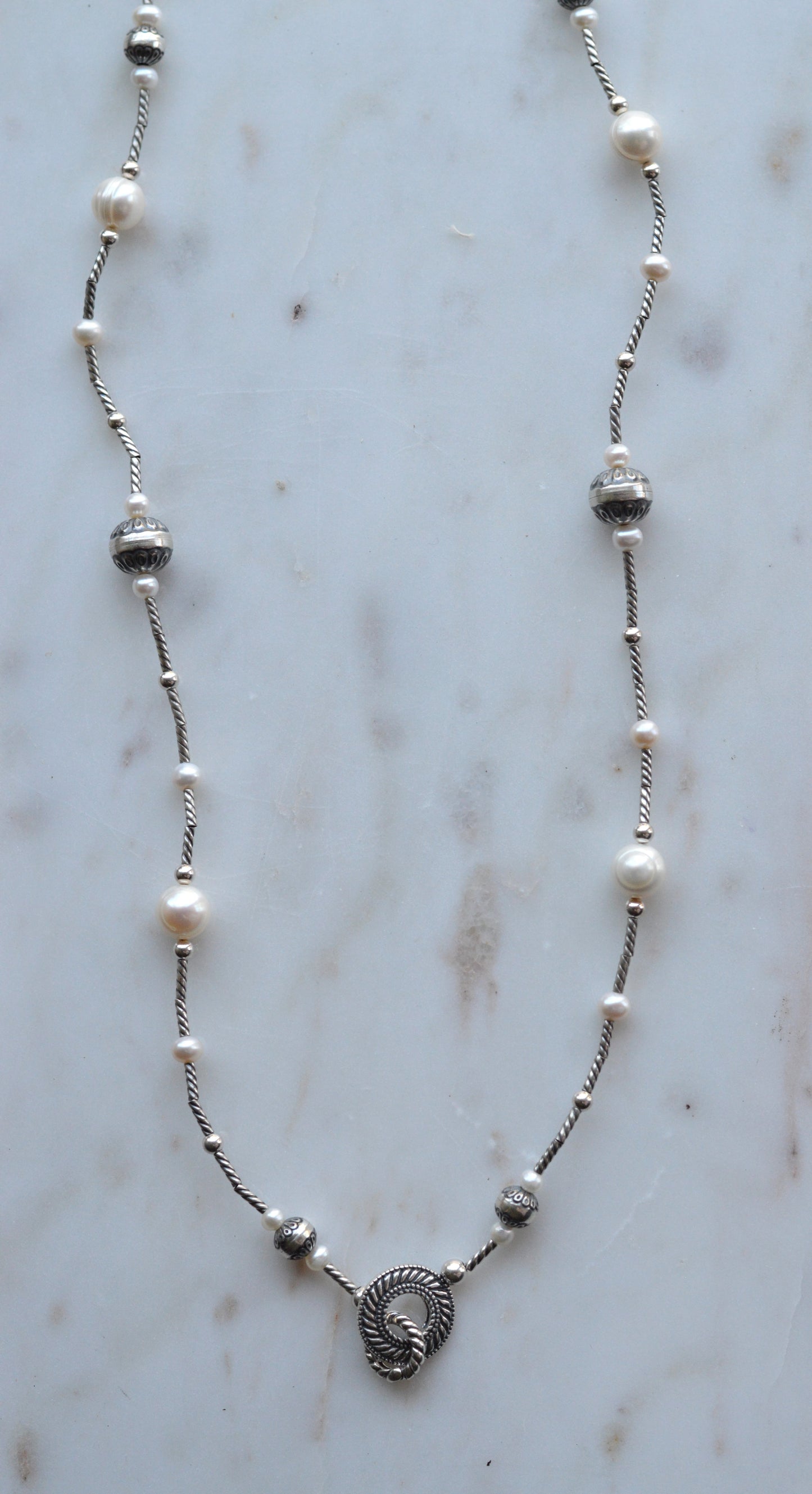 Vintage Silver-Tone Faux Pearl & Filigree Station Necklace – 34" Continuous Endless Sautoir, Textured Ring Pendant