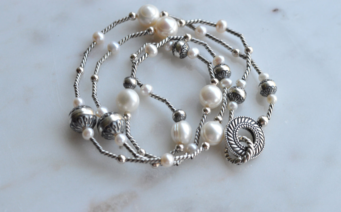 Vintage Silver-Tone Faux Pearl & Filigree Station Necklace – 34" Continuous Endless Sautoir, Textured Ring Pendant