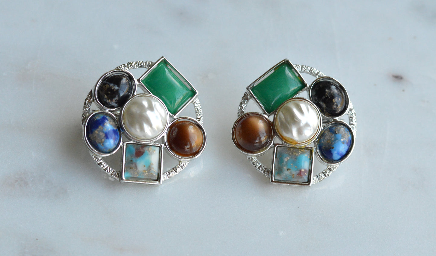 Vintage 1961 Sarah Coventry Happy Holiday Clip On Earrings – Multi-Stone & Faux Pearl Cluster, Silver Tone MCM Retro Costume Jewelry