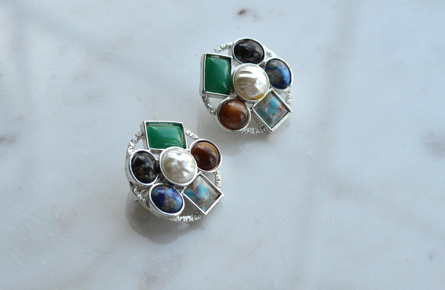 Vintage 1961 Sarah Coventry Happy Holiday Clip On Earrings – Multi-Stone & Faux Pearl Cluster, Silver Tone MCM Retro Costume Jewelry