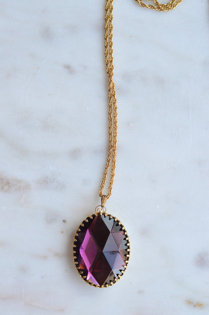Vintage Gold‑Tone Rope Chain Necklace w/ Faceted Ombre Glass Pendant | Purple‑Pink Gradient Stone | Scalloped Bezel | 1970s Statement Jewelry