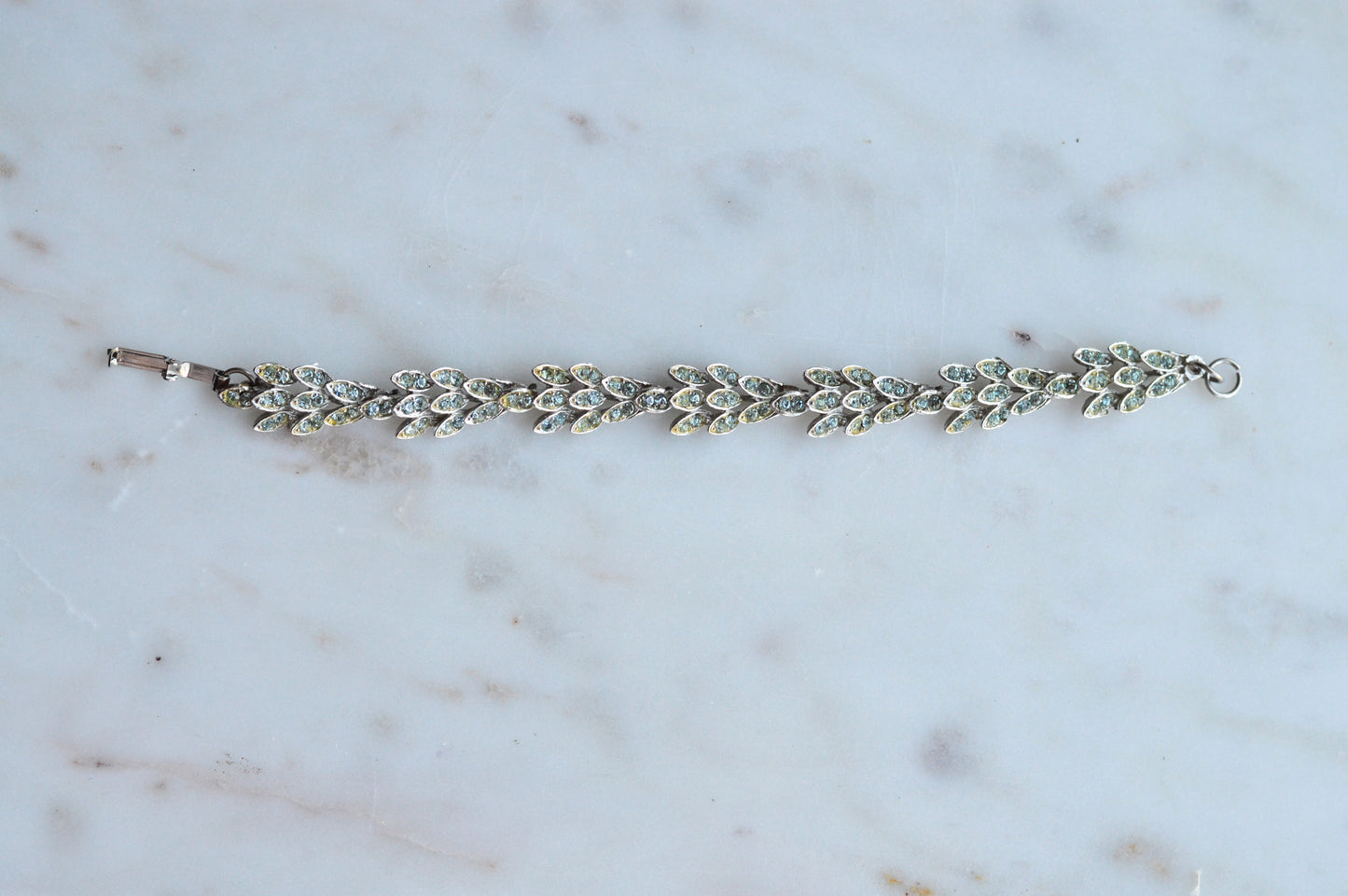 Vintage Silver-Tone Blue Rhinestone Leaf Link Bracelet – Mid-Century Articulated Vine Design, Floral Costume Jewelry