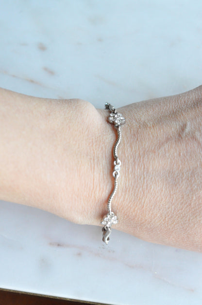 Vintage Silver Plated Floral Link Bracelet – Delicate Snake Chain with CZ Flower Motifs – Elegant Romantic Jewelry