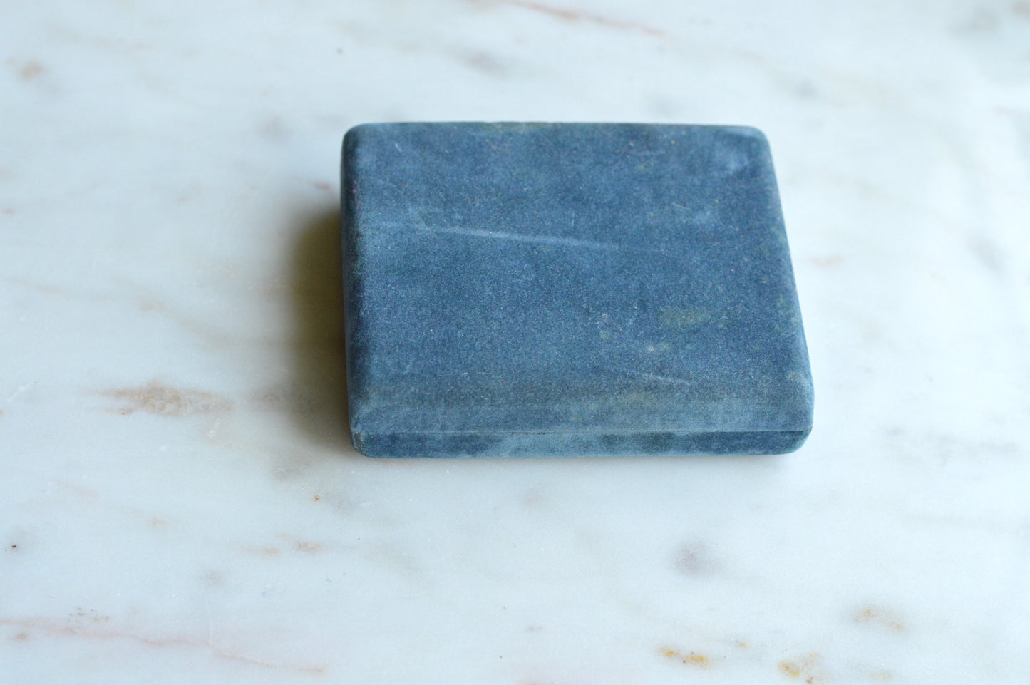 Vintage Estée Lauder Golden Shell Compact—Moisture-Balanced Translucent Face Powder (Ecru-01), 1980s/90s Collectible Vanity Piece
