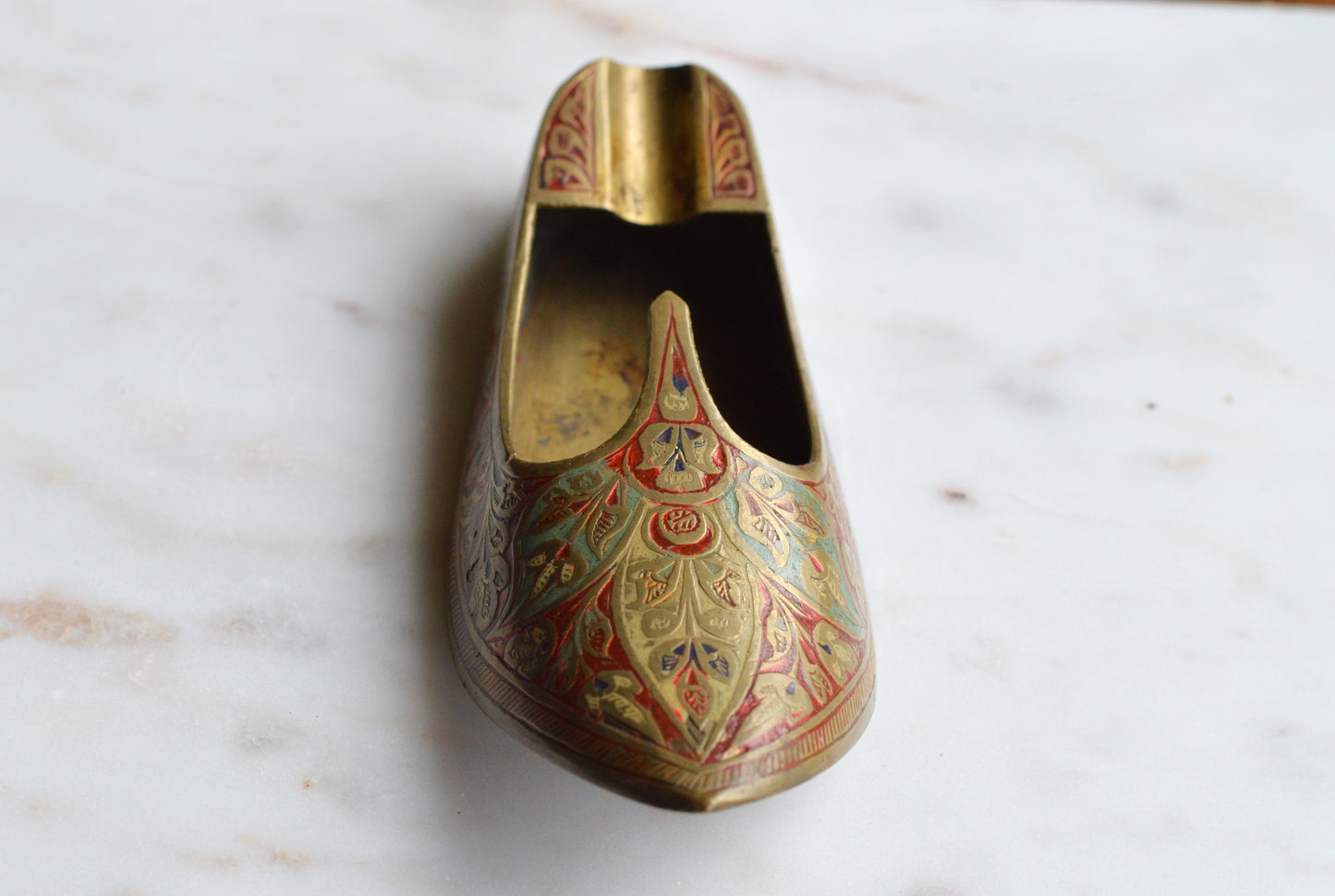 Vintage Brass Slipper Ashtray | Rare Blacklight Reactive Enamel | UV Fluorescent Indian Shoe | Hand-Painted Boho Tobacciana