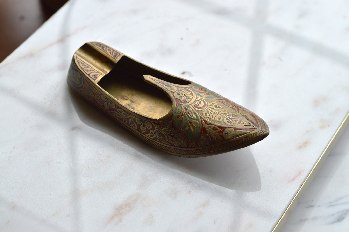 Vintage Brass Slipper Ashtray | Rare Blacklight Reactive Enamel | UV Fluorescent Indian Shoe | Hand-Painted Boho Tobacciana