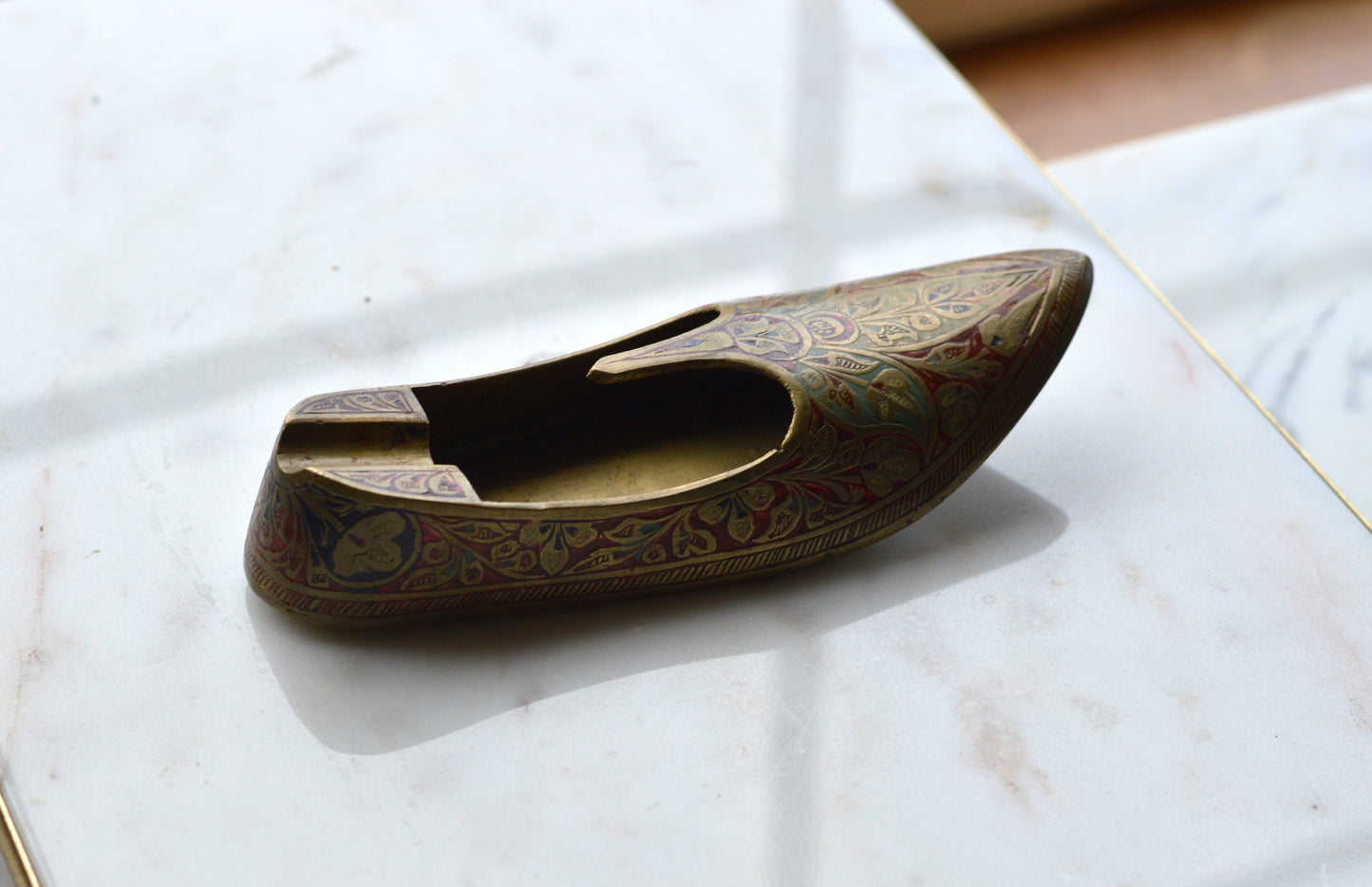 Vintage Brass Slipper Ashtray | Rare Blacklight Reactive Enamel | UV Fluorescent Indian Shoe | Hand-Painted Boho Tobacciana