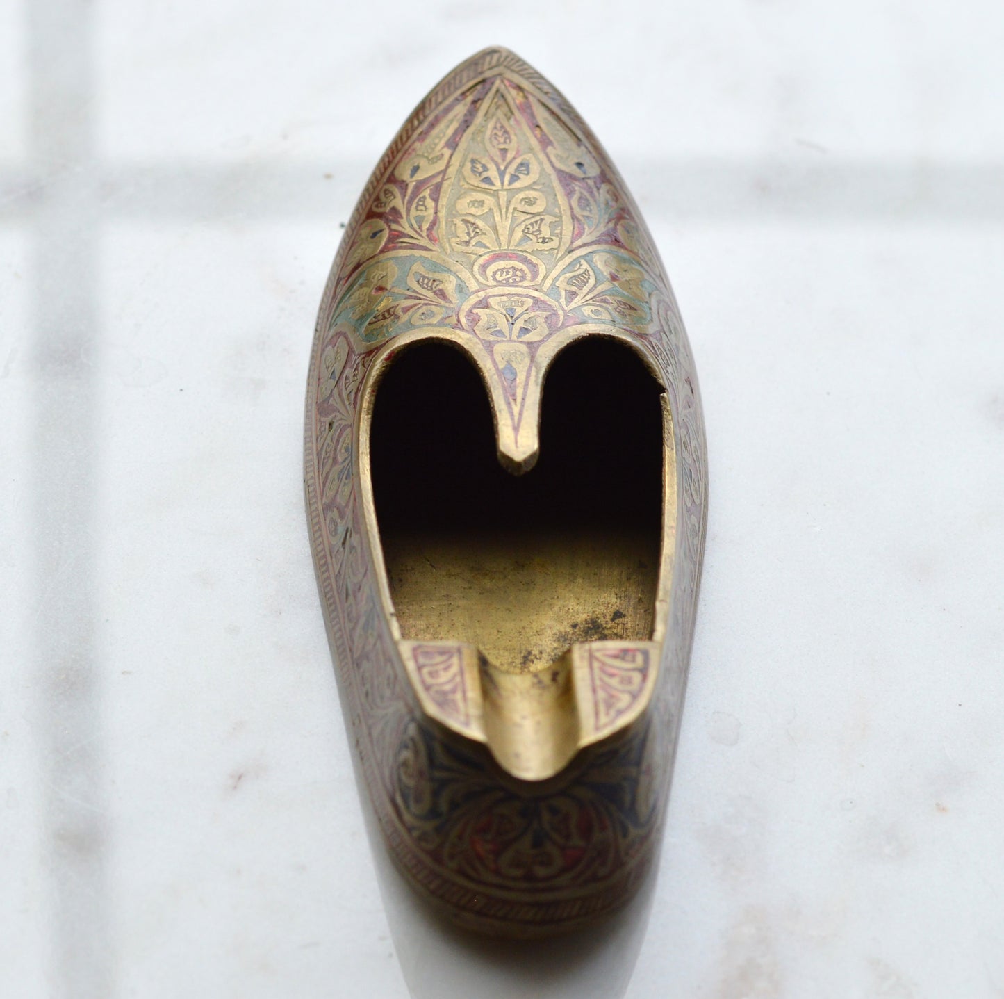 Vintage Brass Slipper Ashtray | Rare Blacklight Reactive Enamel | UV Fluorescent Indian Shoe | Hand-Painted Boho Tobacciana