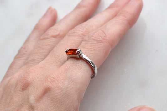 Vintage Minimalist Orange Gemstone Ring - Emerald Cut Baguette Stone - Silver Tone Setting - Size 8