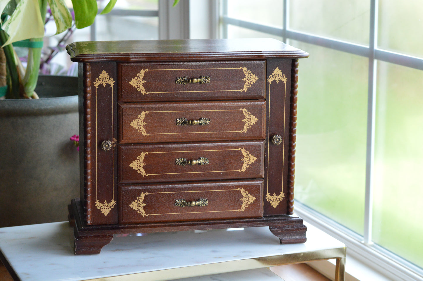 Vintage Hi-Mark Japan Wooden Jewelry Armoire – 10" Tall MCM 4-Drawer Chest with Gold Scrollwork & Dual Side Wings