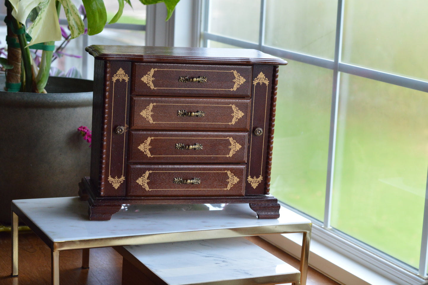 Vintage Hi-Mark Japan Wooden Jewelry Armoire – 10" Tall MCM 4-Drawer Chest with Gold Scrollwork & Dual Side Wings
