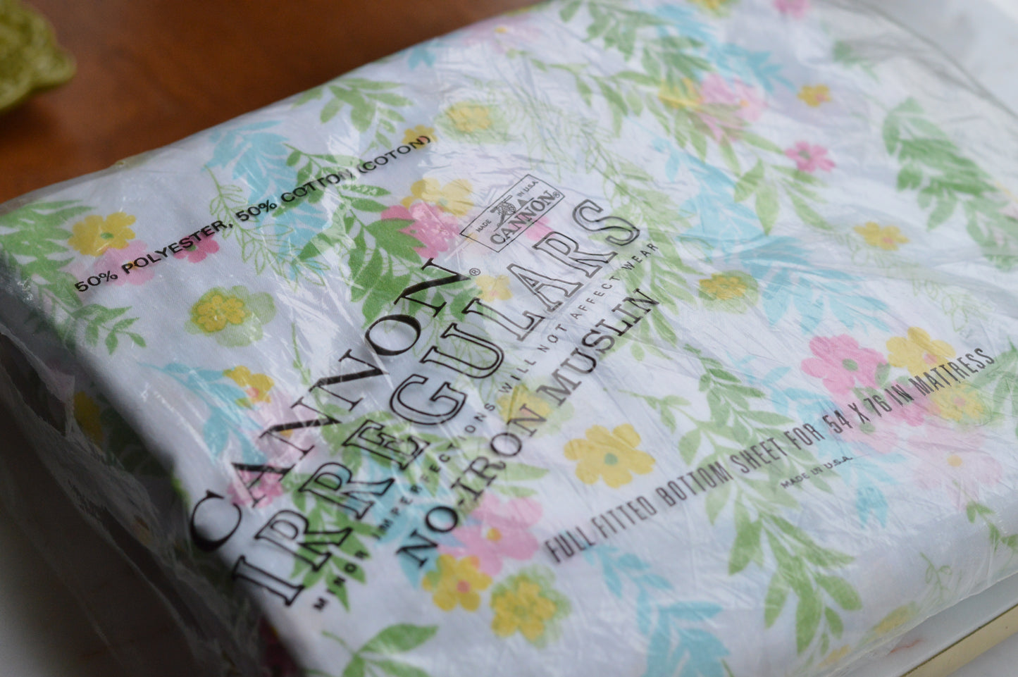 Vintage Cannon Irregulars No-Iron Muslin Full Fitted Sheet – Floral Print – 50/50 Cotton Polyester – NIP