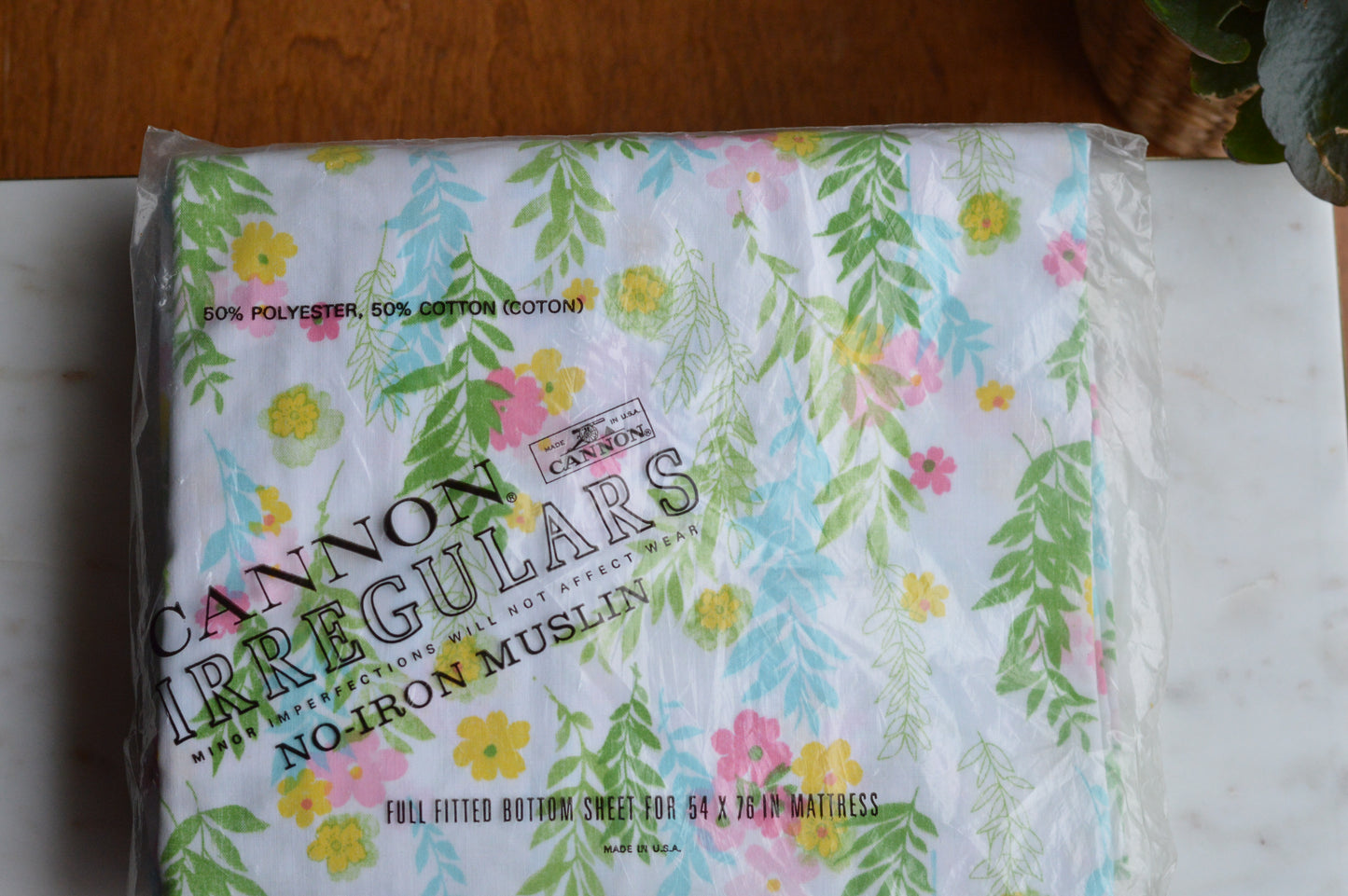 Vintage Cannon Irregulars No-Iron Muslin Full Fitted Sheet – Floral Print – 50/50 Cotton Polyester – NIP