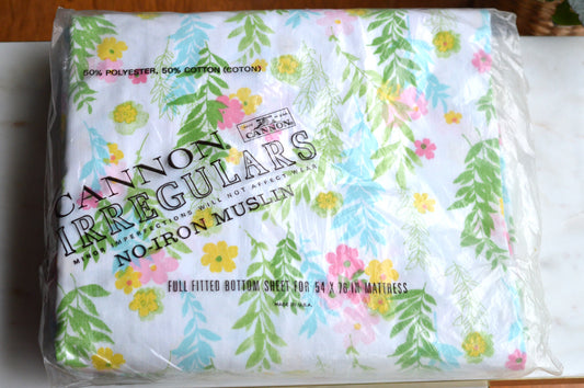 Vintage Cannon Irregulars No-Iron Muslin Full Fitted Sheet – Floral Print – 50/50 Cotton Polyester – NIP