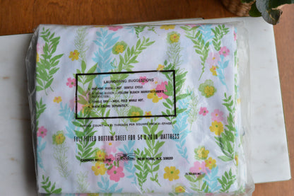 Vintage Cannon Irregulars No-Iron Muslin Full Fitted Sheet – Floral Print – 50/50 Cotton Polyester – NIP