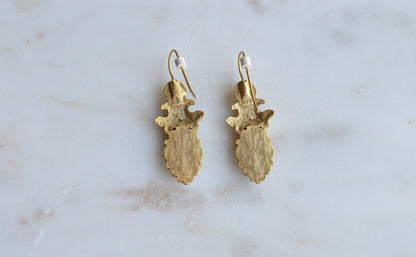 Vintage Etruscan Revival Dangle Earrings – Antiqued Gold Tone & Faceted Black Onyx Glass – Victorian Style Pierced Drop Earrings – Dark Academia Jewelry
