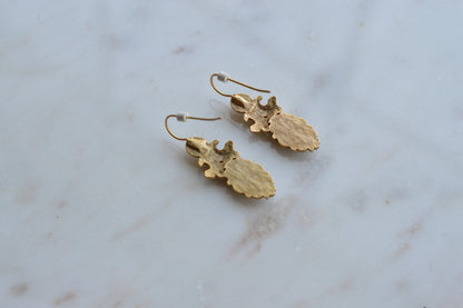 Vintage Etruscan Revival Dangle Earrings – Antiqued Gold Tone & Faceted Black Onyx Glass – Victorian Style Pierced Drop Earrings – Dark Academia Jewelry
