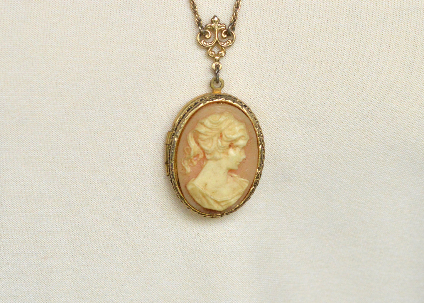 Vintage Signed 1928 Jewelry Co. Cameo Necklace | Gold Tone Rope Chain | Victorian Revival Filigree | 1970s Designer Costume Jewelry