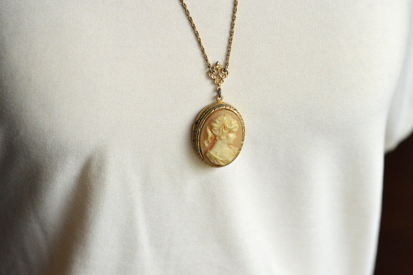 Vintage Signed 1928 Jewelry Co. Cameo Necklace | Gold Tone Rope Chain | Victorian Revival Filigree | 1970s Designer Costume Jewelry