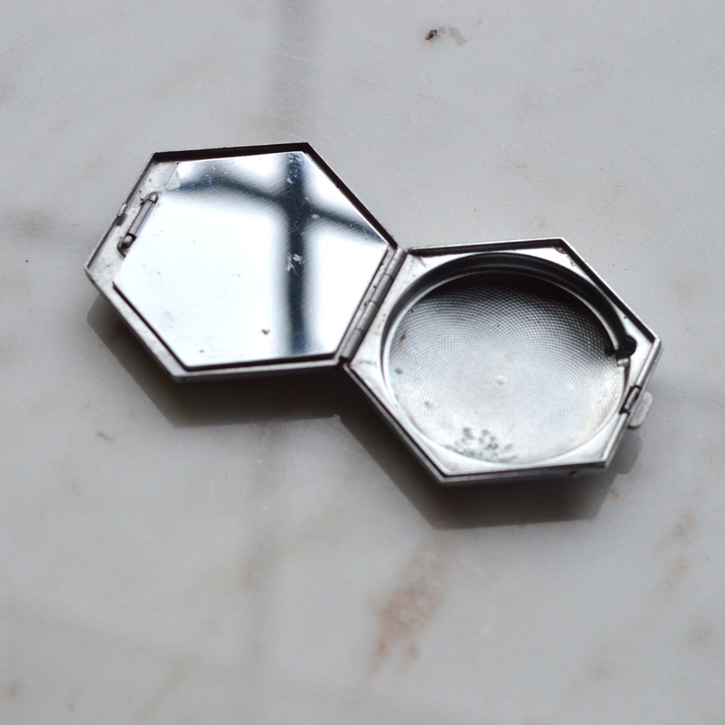 Vintage Houbigant Art Deco Hexagonal "Flower Basket" Compact