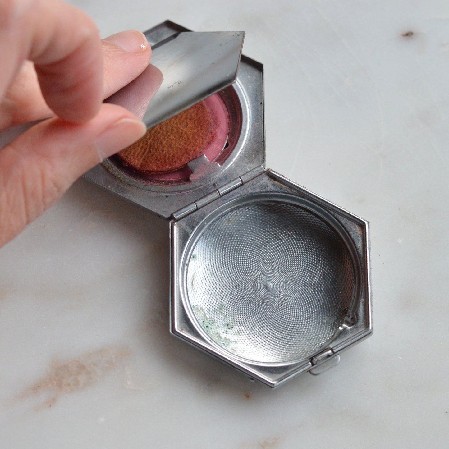 Vintage Houbigant Art Deco Hexagonal "Flower Basket" Compact