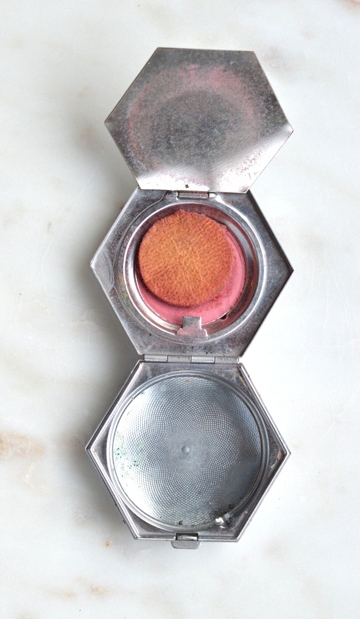 Vintage Houbigant Art Deco Hexagonal "Flower Basket" Compact