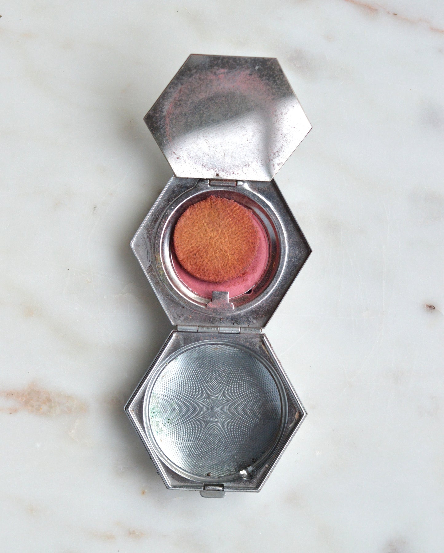 Vintage Houbigant Art Deco Hexagonal "Flower Basket" Compact