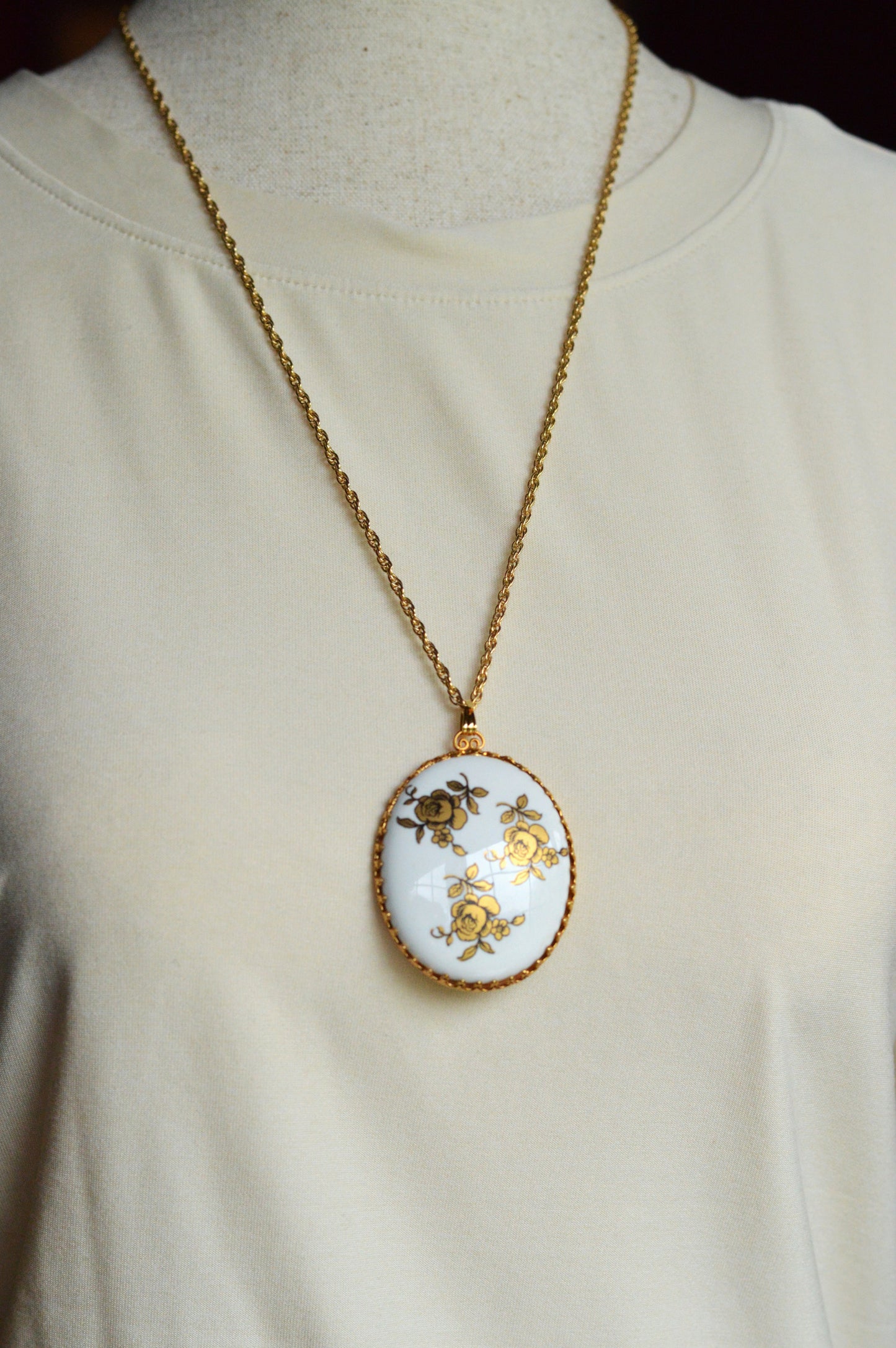 Vintage Gold Rose Porcelain Pendant Necklace
