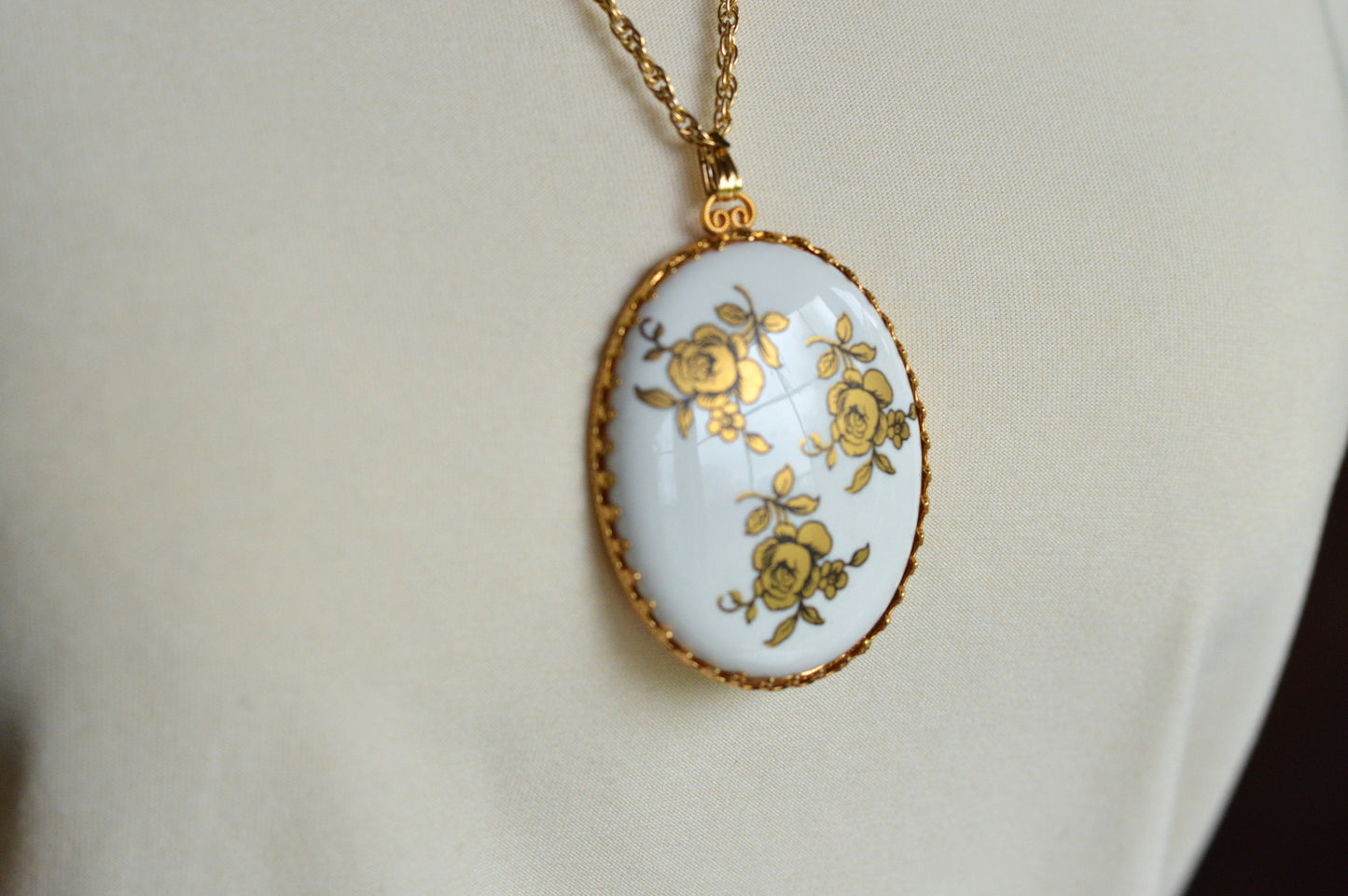 Vintage Gold Rose Porcelain Pendant Necklace