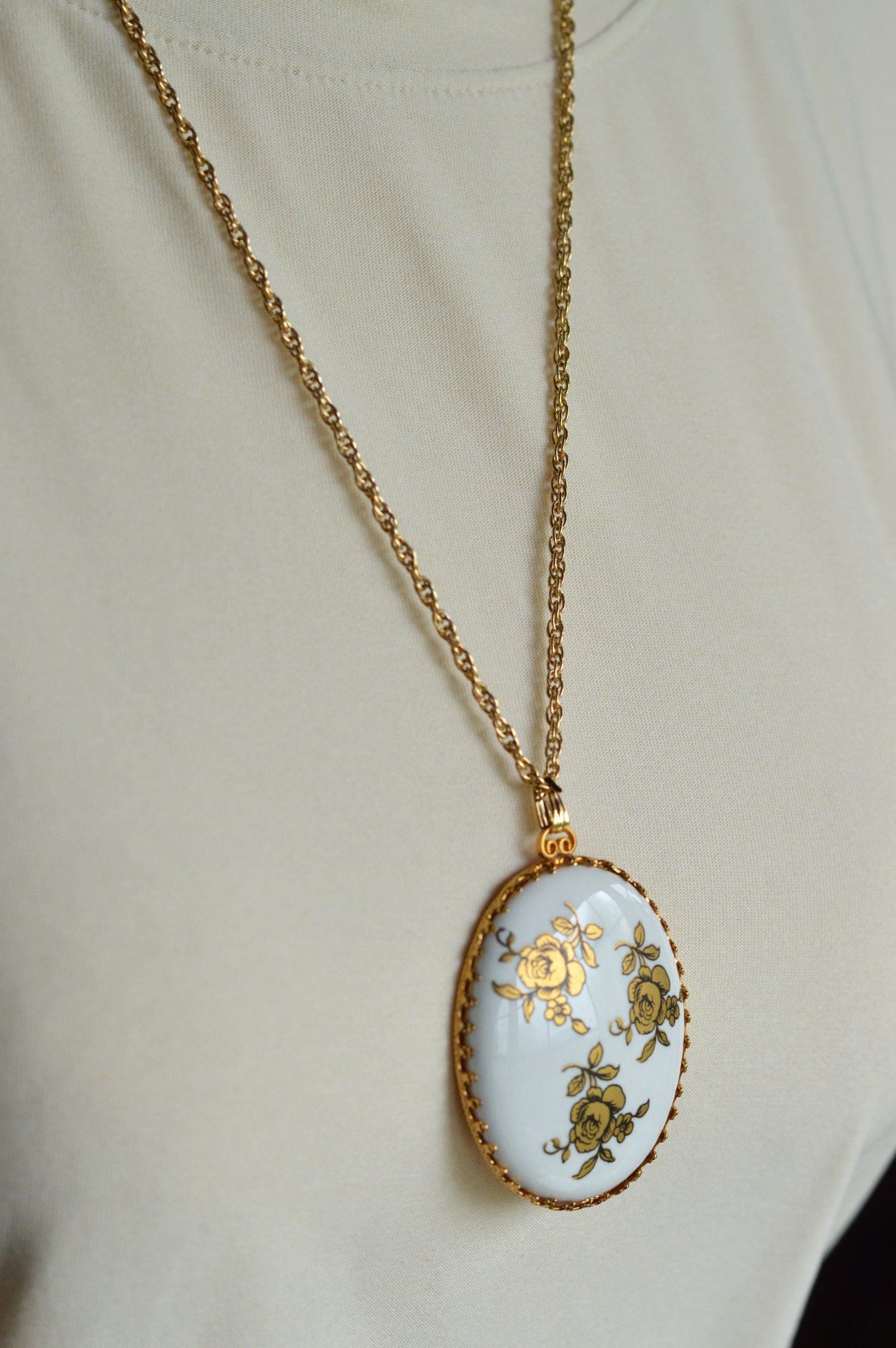 Vintage Gold Rose Porcelain Pendant Necklace